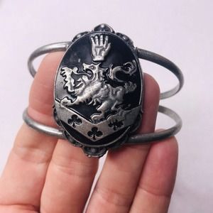 Twilight Esme Cullen Bracelet Cuff Crest Neca Breaking Dawn Summit